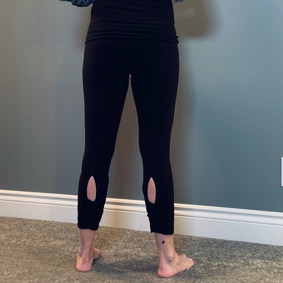 Lululemon fold waist with ankle detail - Picture 10 of 10